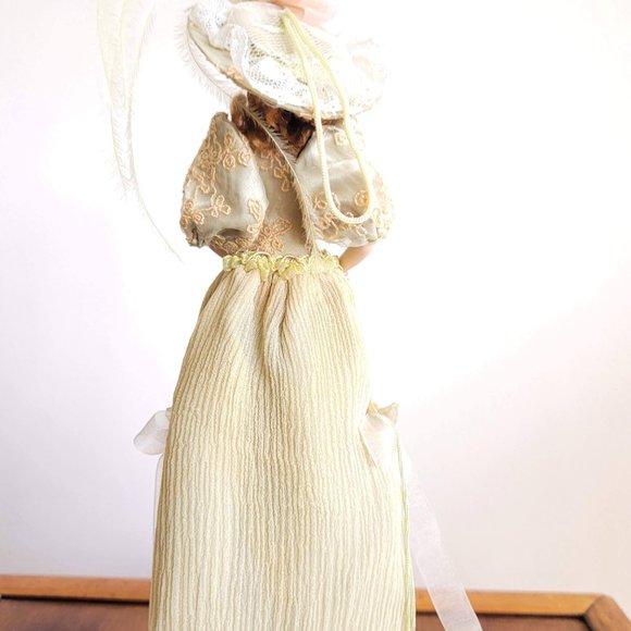 Vintage Victoria Tassel Doll - Picture 2 of 9